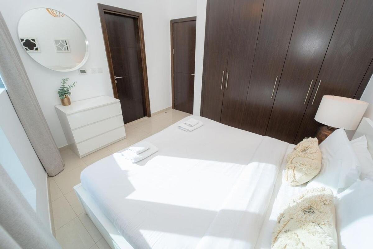 Aws Holiday Homes - Prime Apartment Near The Beach Dubai Luaran gambar