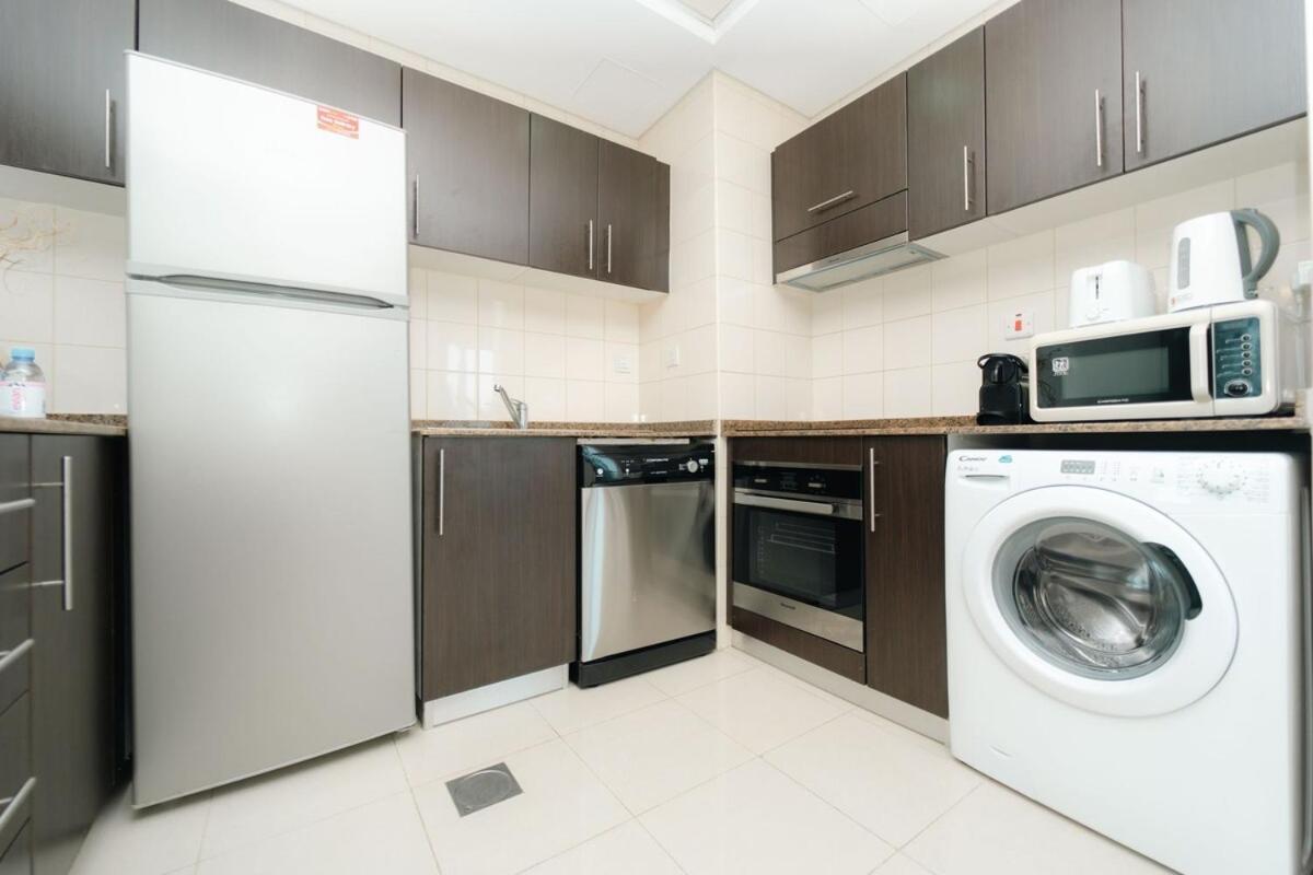 Aws Holiday Homes - Prime Apartment Near The Beach Dubai Luaran gambar